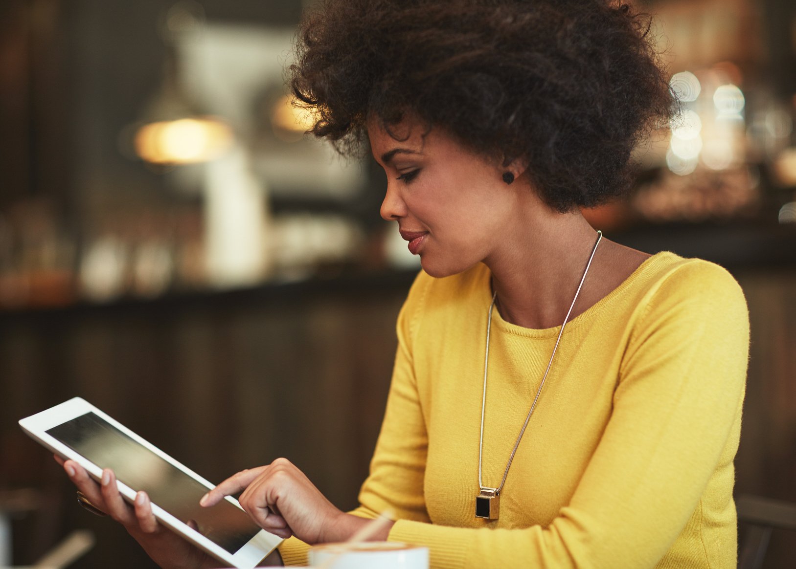 Downloading apps on the cafe's wireless network